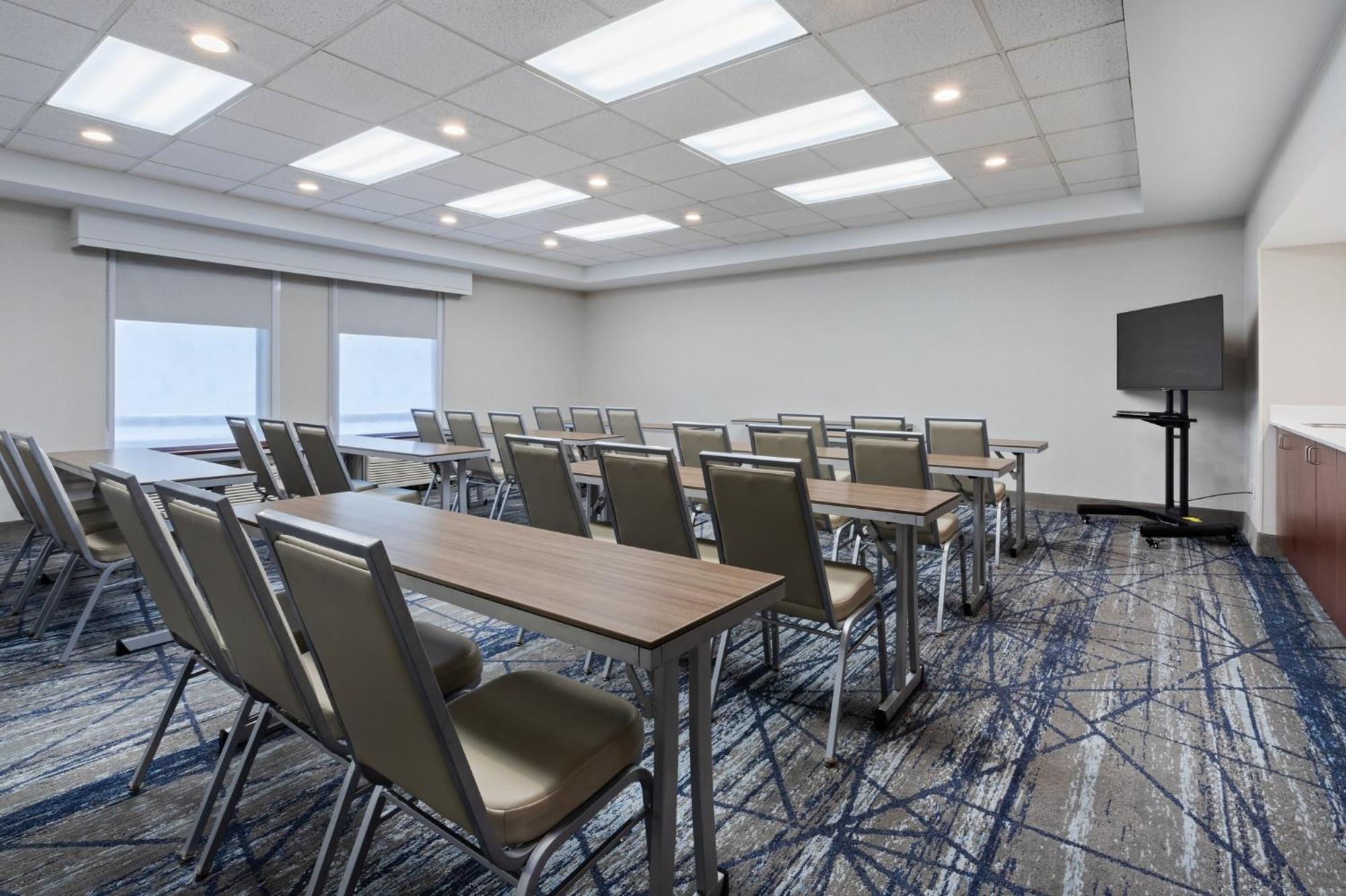 Holiday Inn Express & Suites Cincinnati Riverfront By Ihg Covington Exterior foto