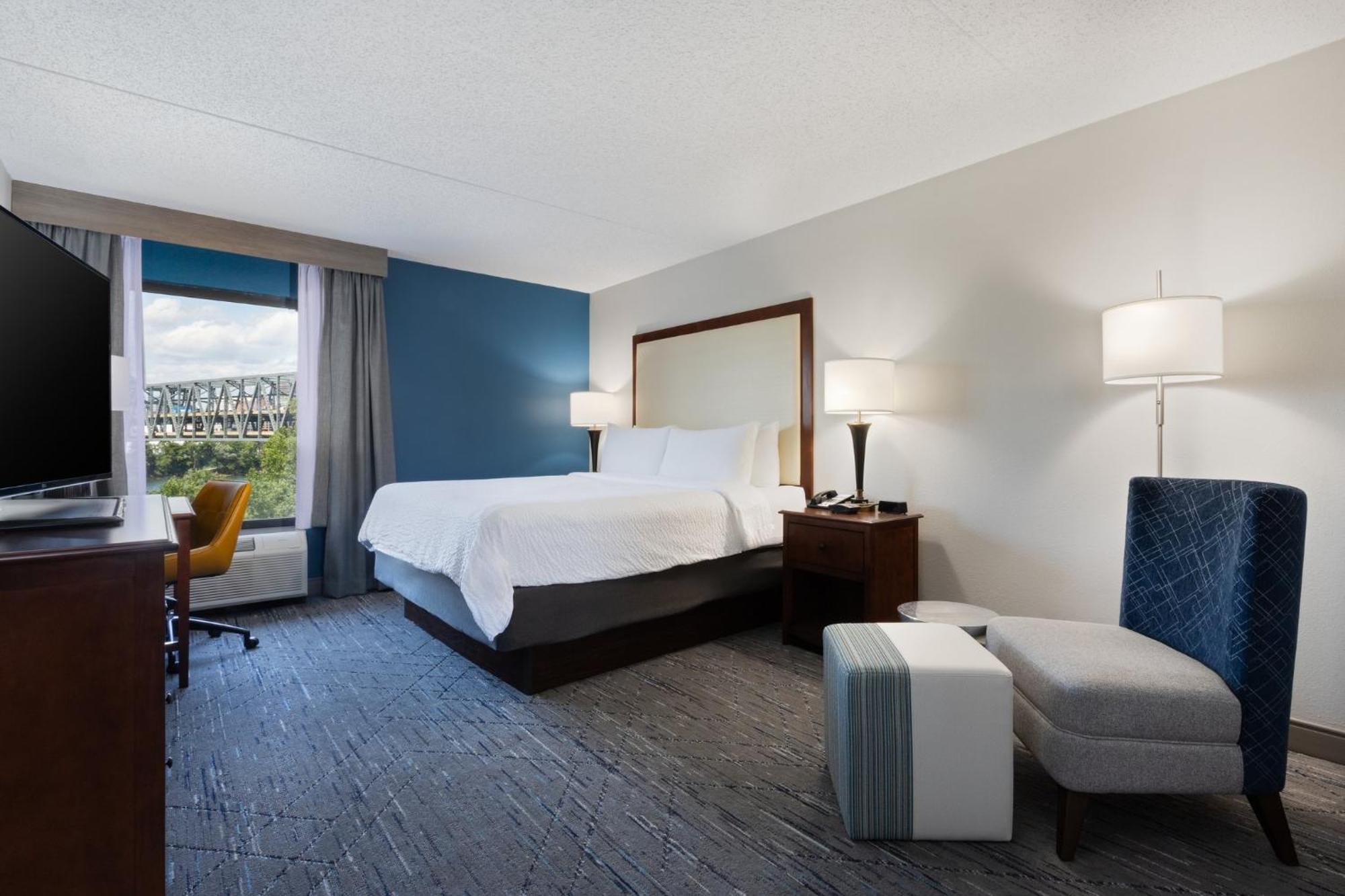 Holiday Inn Express & Suites Cincinnati Riverfront By Ihg Covington Exterior foto